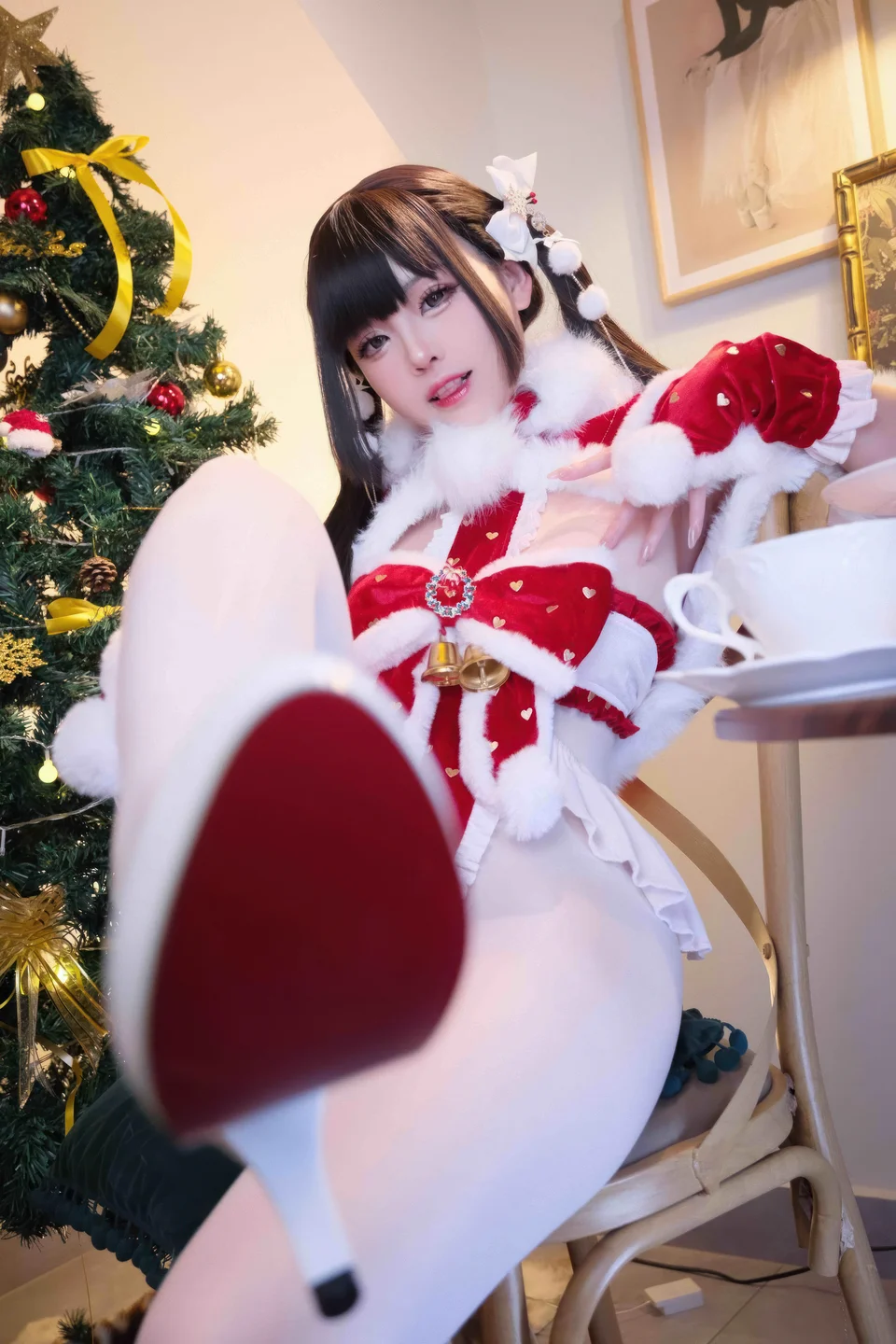 miko酱ww - 圣诞礼物 [25P-295MB] tg@simisebaisi 【丝足阁】005.webp